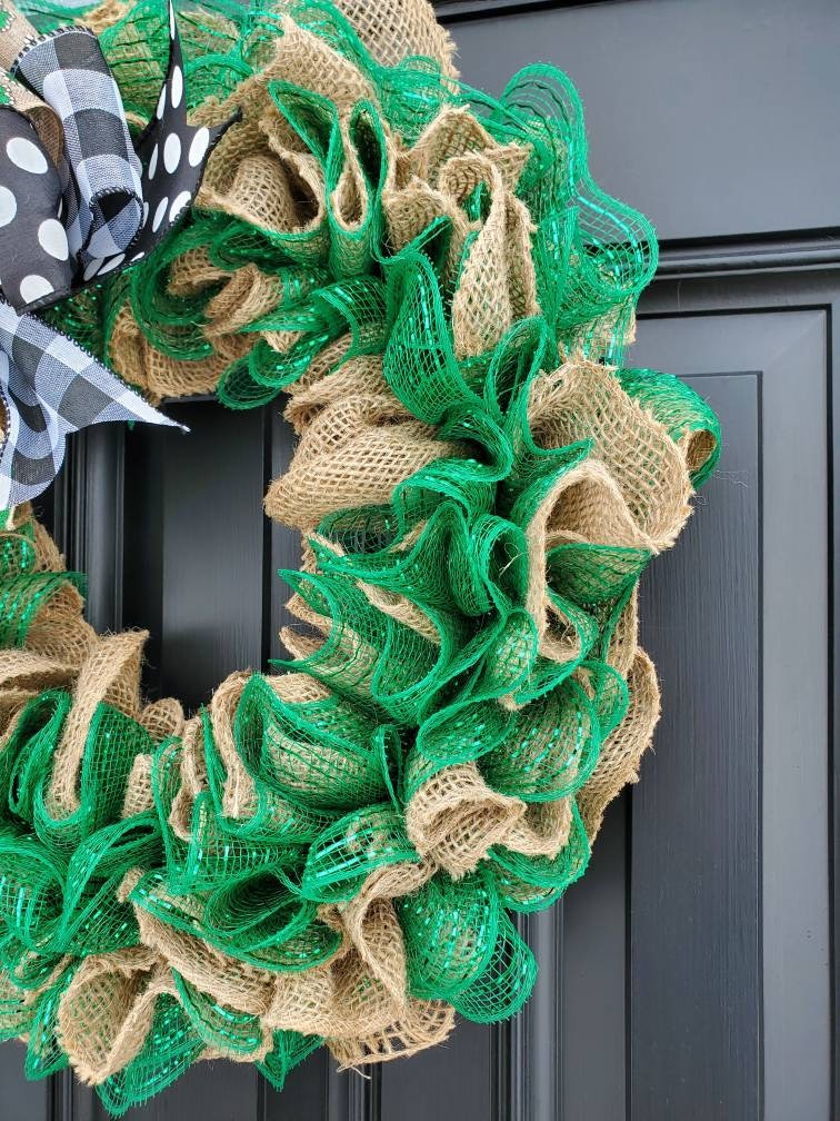 St. Patrick's day burlap wreath, green burlap wreath, burlap ruffle wreath, St. Patrick's decor, emerald green burlap wreath